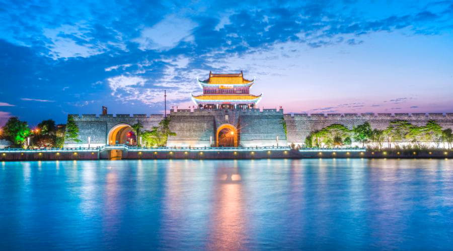 Naše služby pronájmu automobilů nabízejí rozmanitý výběr vozidel v Suzhou.